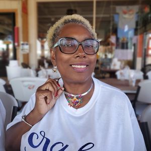 Meet your Posher, Helen